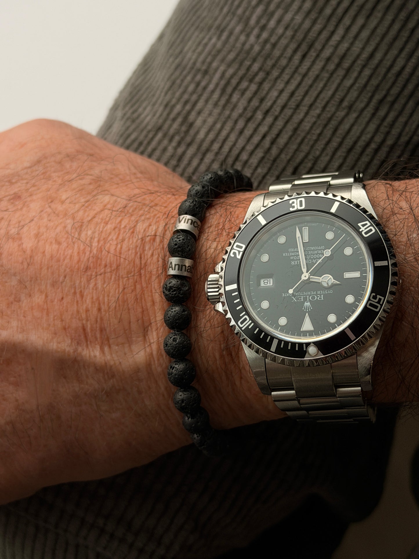 Männerarmband mit Namen & Naturstein Lava 6mm