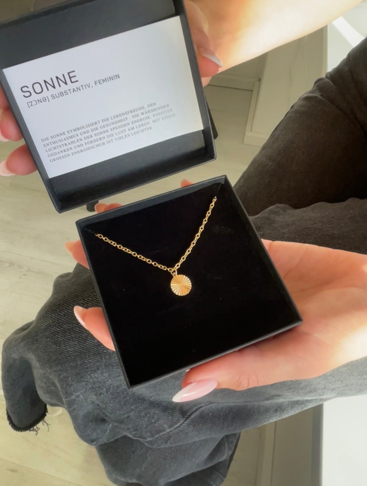 Geometrik Sunburst Kette