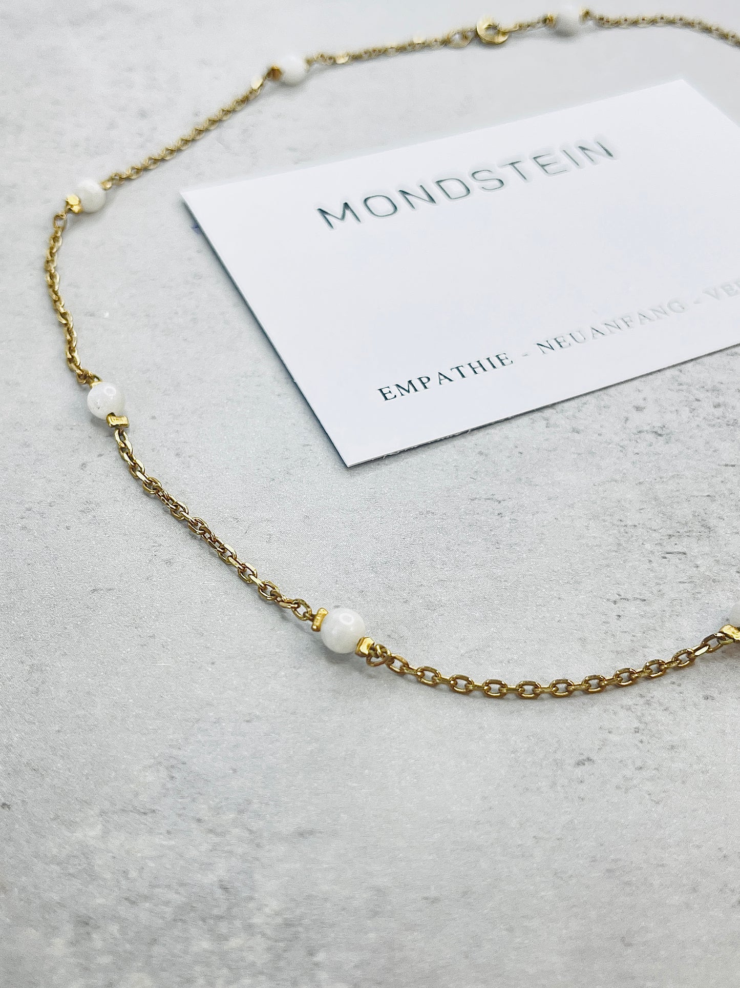 Mondstein Dot Kette