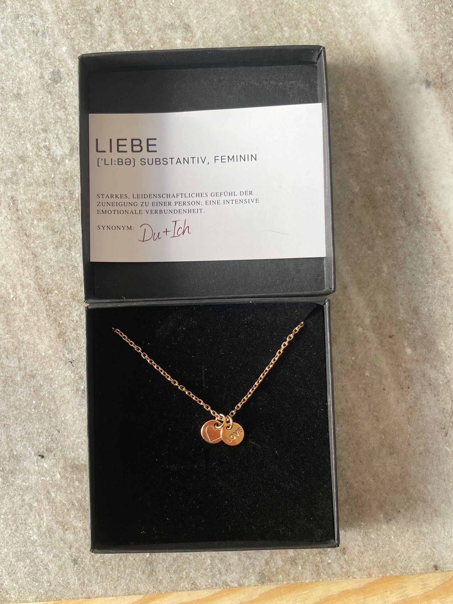Personalisierte Kette mit 2 Anhängern & Handprägung