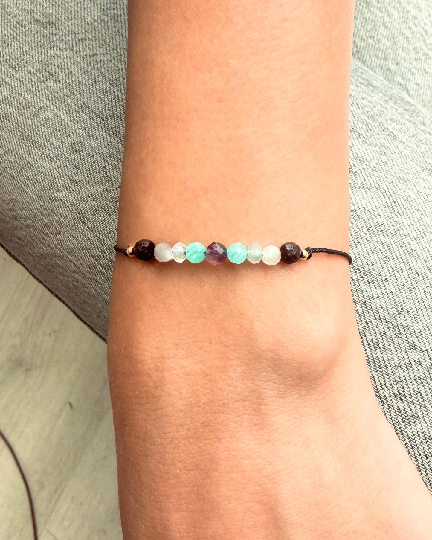 Personalisiertes Fische Sternzeichen Armband Wunschfarbe frei wählbar, besonderes Geschenk zum Geburtstag