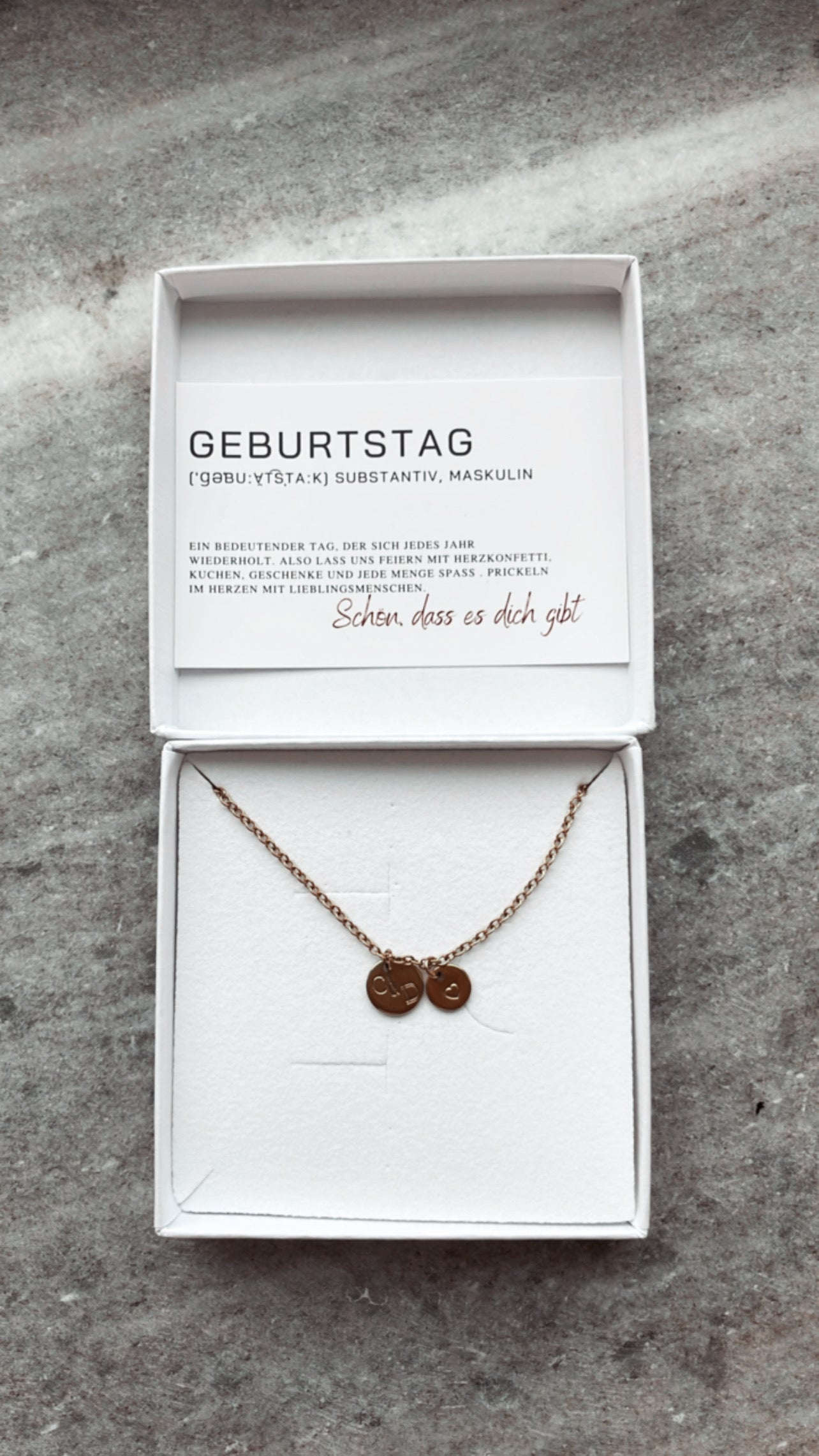 Geschenkverpackung mit Statementkarte