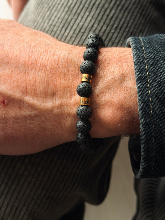 Männerarmband mit Namen & Naturstein Lava 8mm