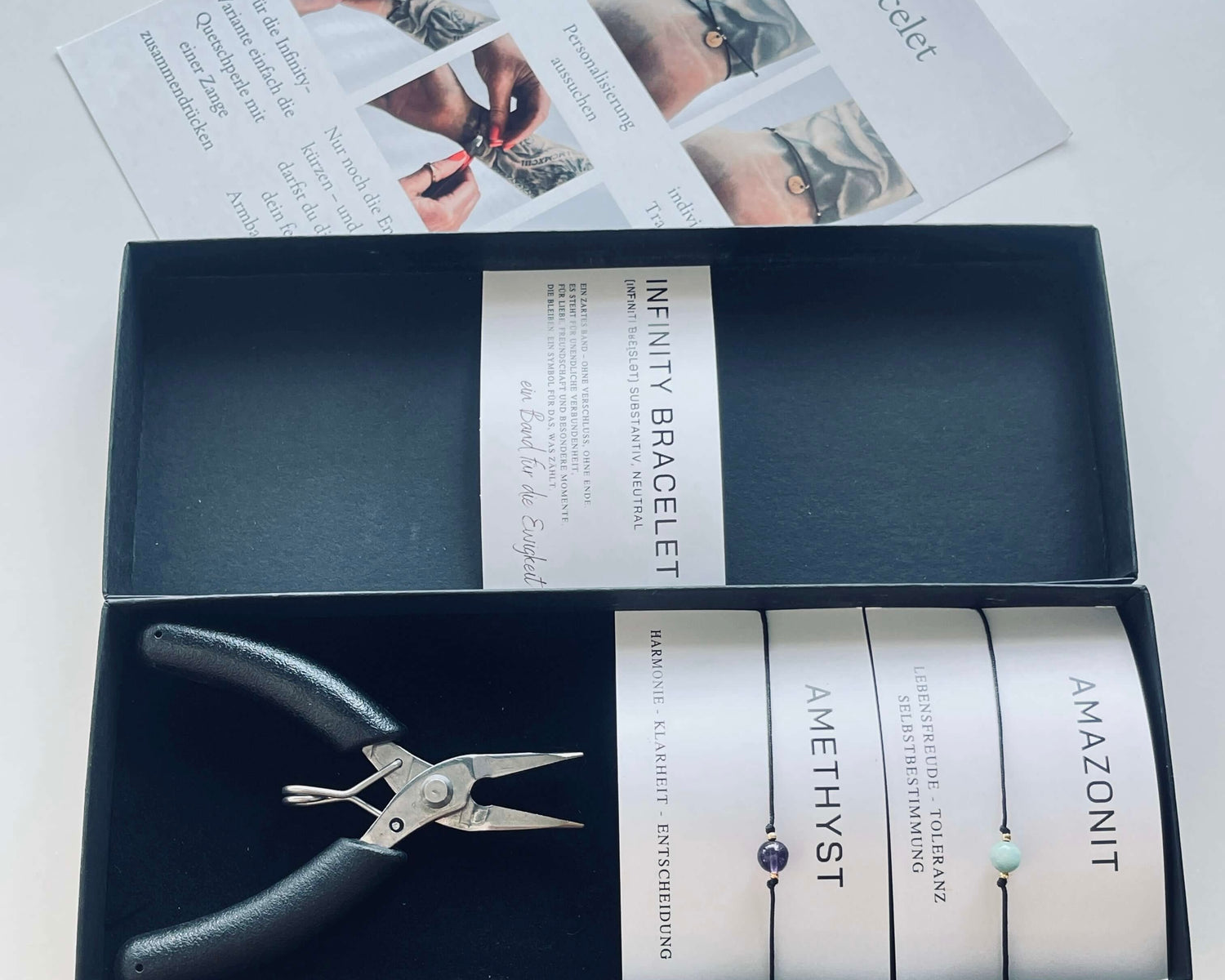 
DIY Infinity Bracelet Box zum Selbergestalten mit Geburtsstein oder Energiestein und frei wählbarer Bandfarbe