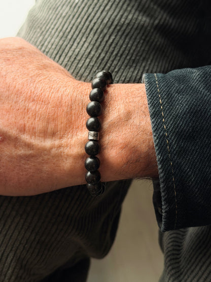 Männerarmband aus Holz mit personalisierten Namensperlen, Familienarmband