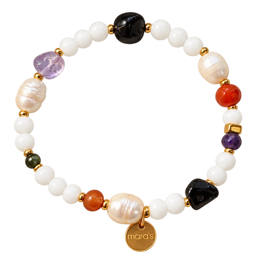 Skorpion-Sternzeichenarmband mit Amethyst, Mondstein, Granat, Karneol und Turmalin, hellen Perlen und Maras-Anhänger.
