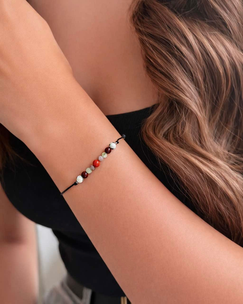 Sternzeichen Armband Kollektion mit natürlichen Steinen personalisierbar von mara’s