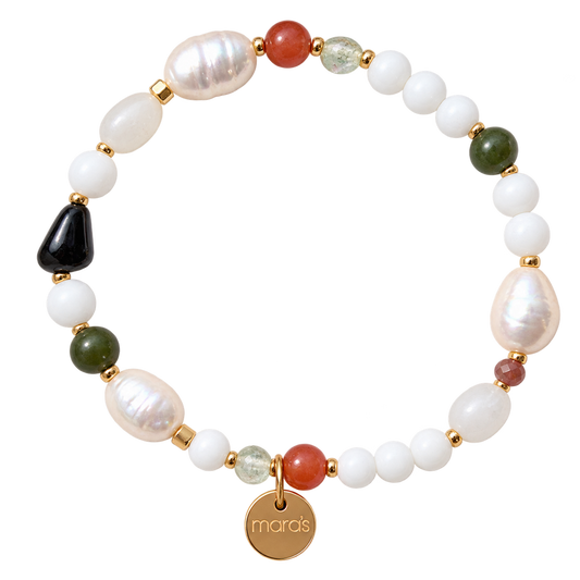 Sternzeichen-Armband Waage mit Prehnit, Aventurin, Mondstein, Turmalin, Jade, hellen Perlen und rundem Mara’s-Anhänger.
